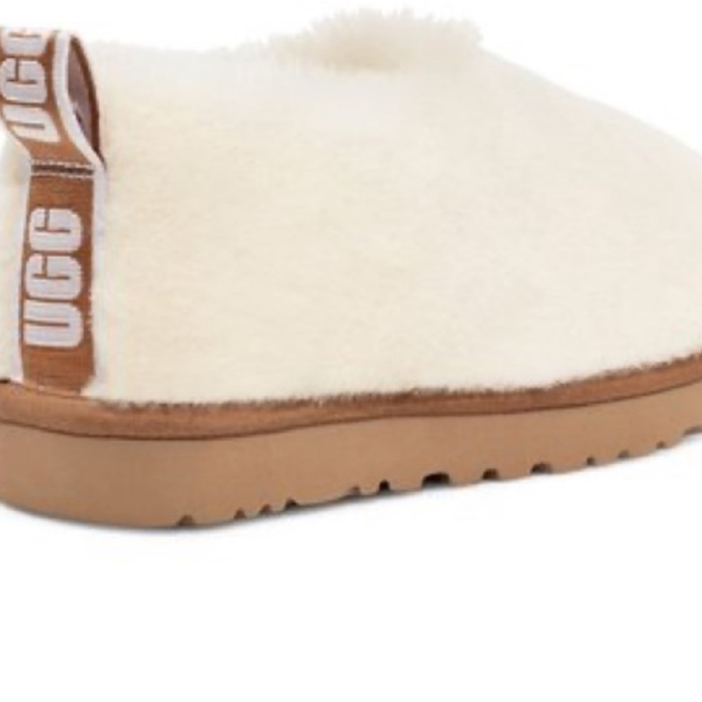 UGG - Natural Classic Cozy Bootie - size 8 - new